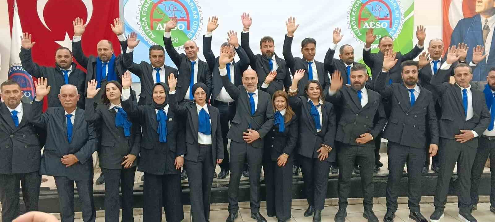 Aliağa Esnaf ve Sanatkârlar Odası’nın yeni başkanı İsa Özbek oldu
