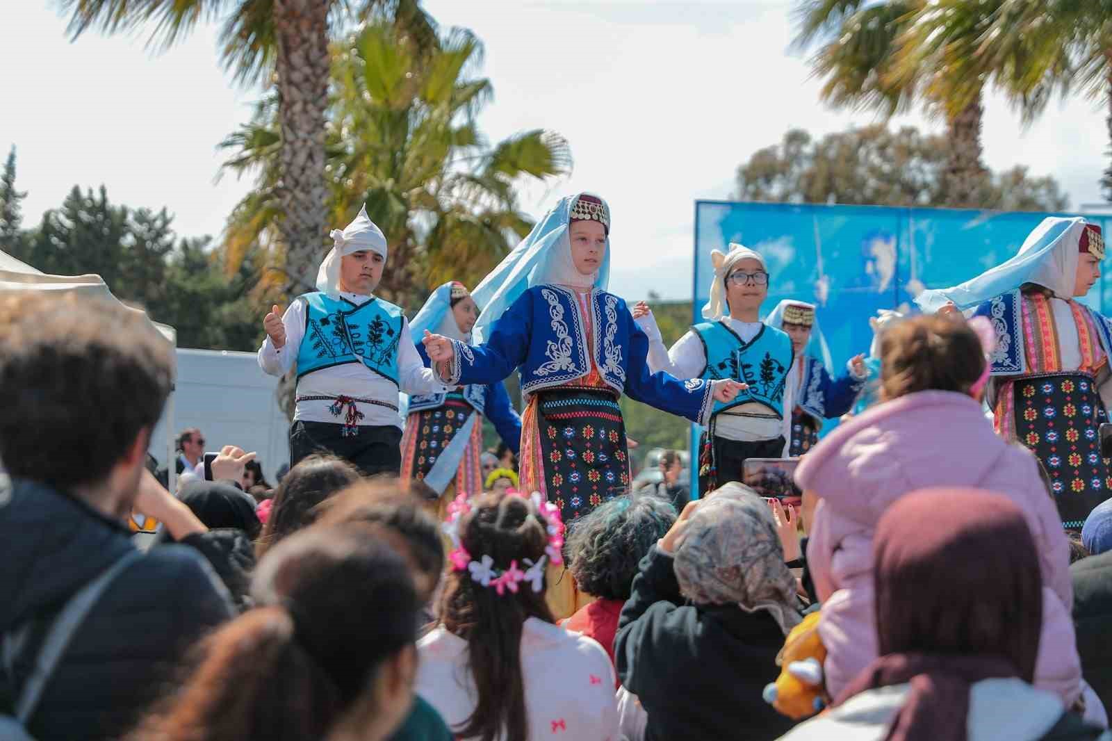 Aliağa’da 23 Nisan Çocuk Bayramı coşkuyla kutlandı
