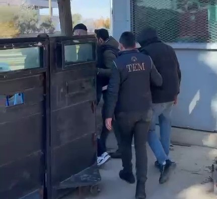 Aliağa’da akaryakıt istasyonunda kurşunlama olayında 2 tutuklama
