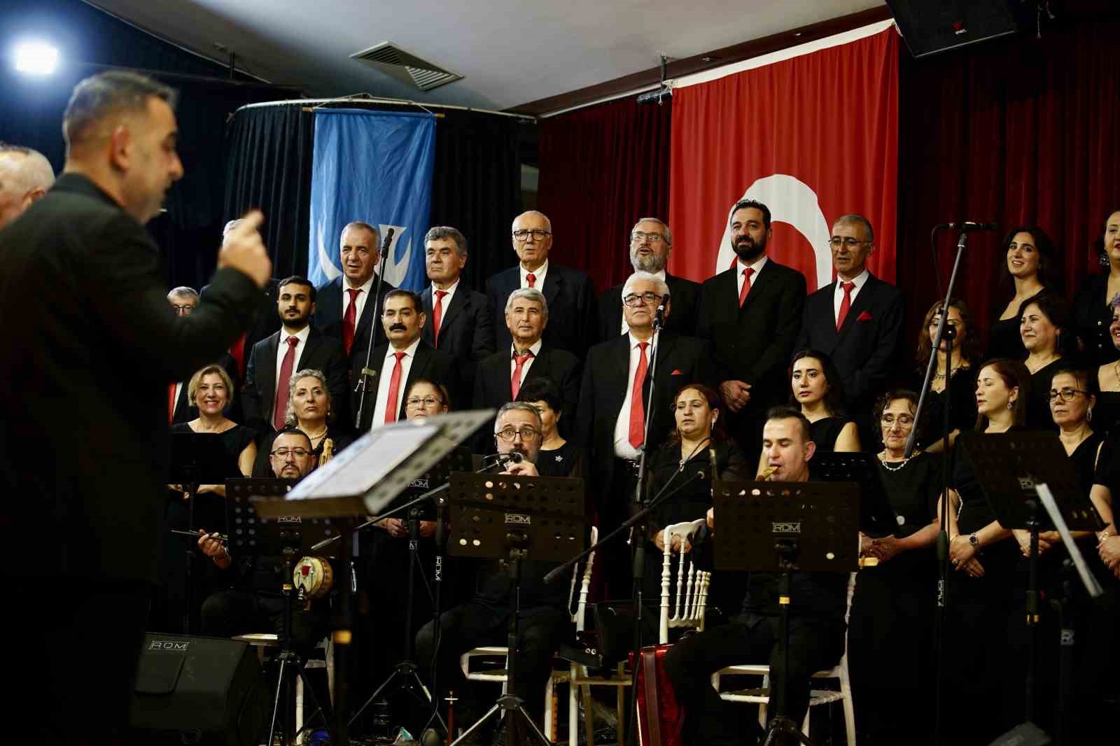 Aliağa’da Türk Halk Müziği rüzgârı esti
