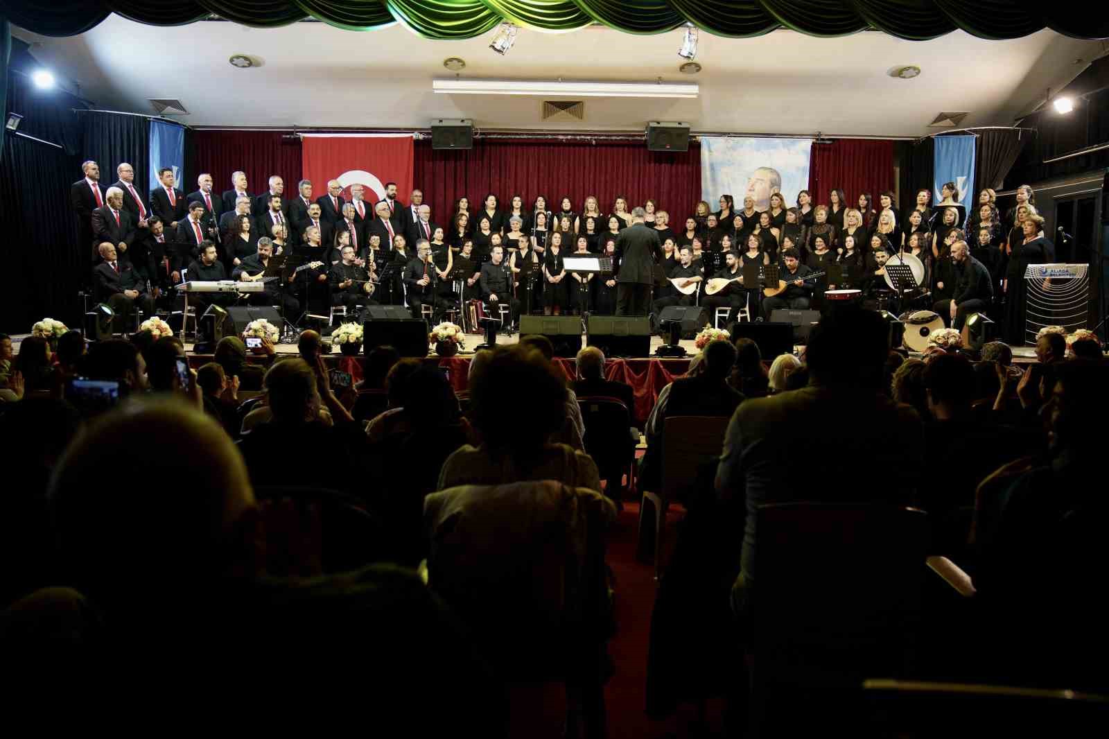 Aliağa’da Türk Halk Müziği rüzgârı esti

