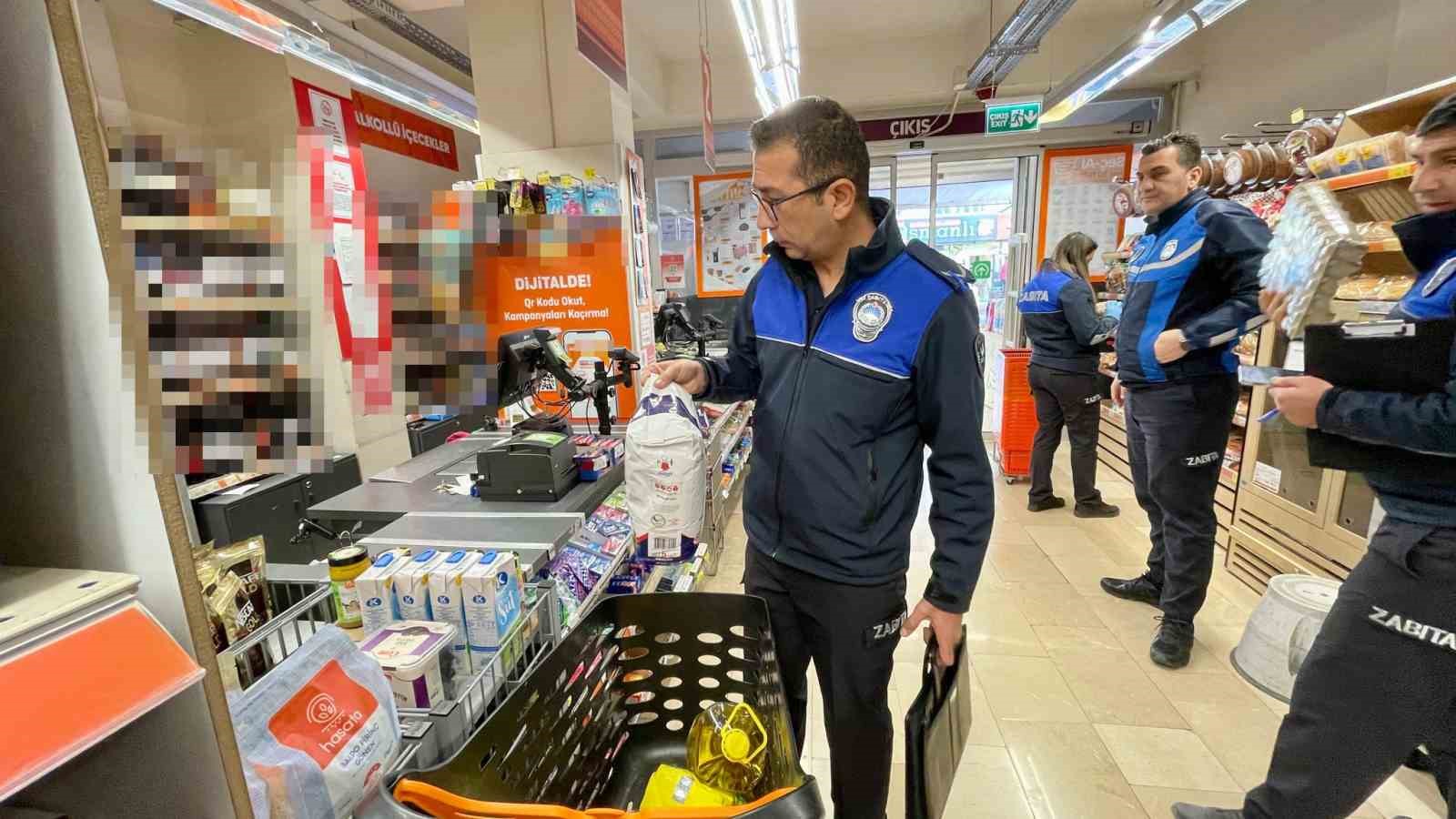 Aliağa’da zabıtadan ramazan mesaisi
