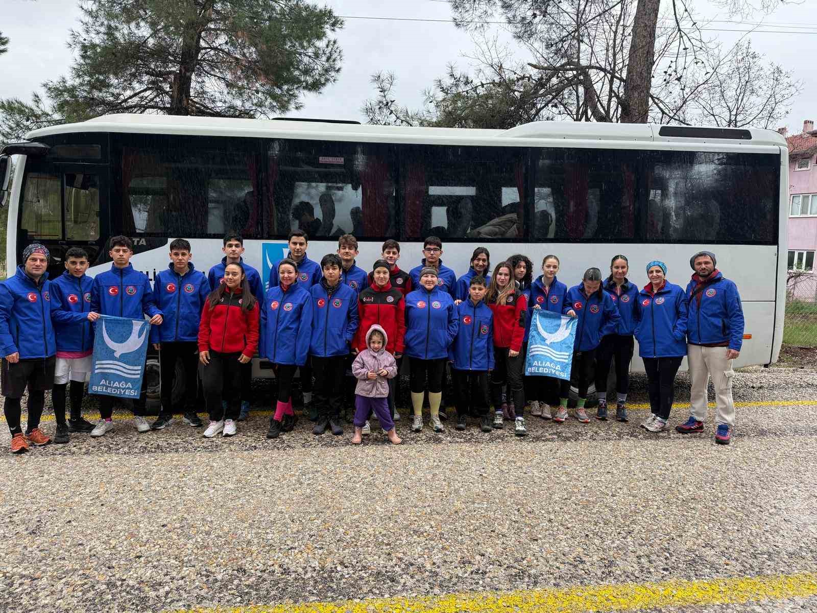 Aliağalı oryantiring sporcuları şampiyonadan 6 dereceyle döndü
