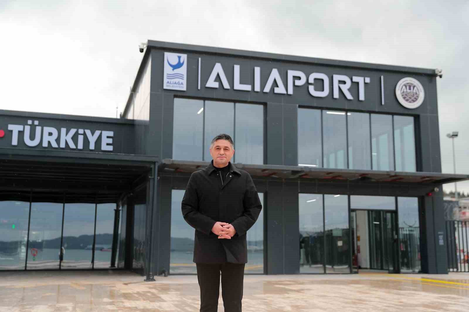 Aliaport Deniz Yolcu İskelesi’nde ilk sefer yapıldı
