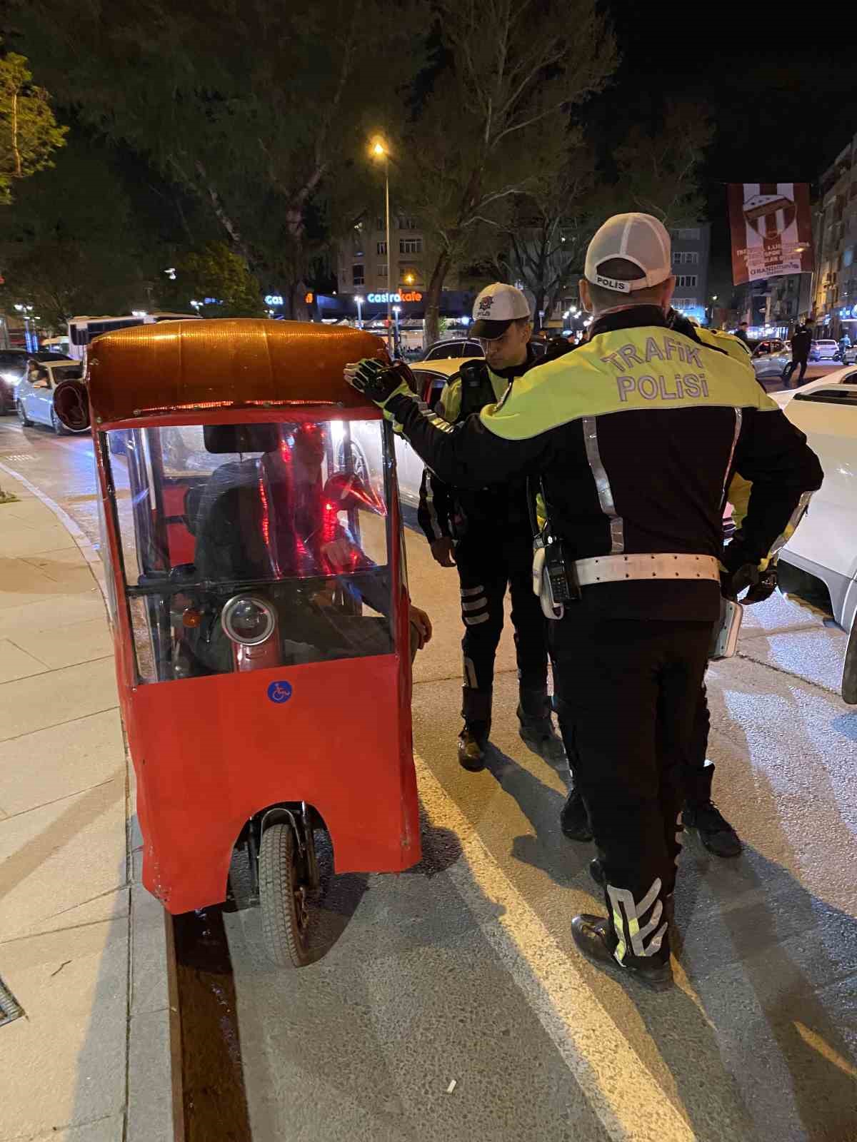 Alkollü araç kullanan sürücüye toplam 92 bin 500 lira ceza
