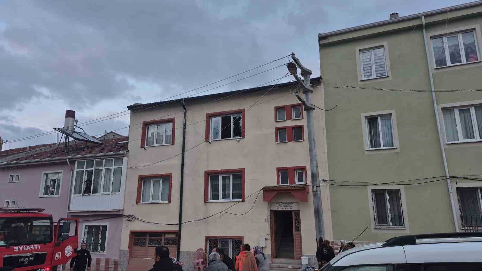 Alkollü genç ortalığı karıştırdı, Özel Harekat timleri devreye girdi
