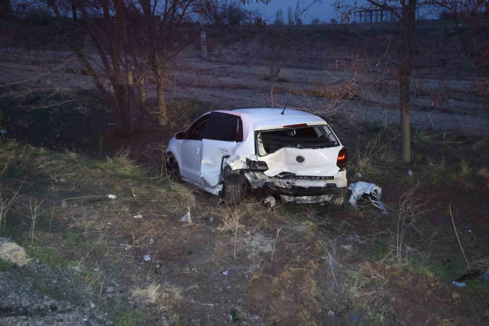 Alkollü sürü kaza yaptı, yakınları gazetecileri tehdit etti
