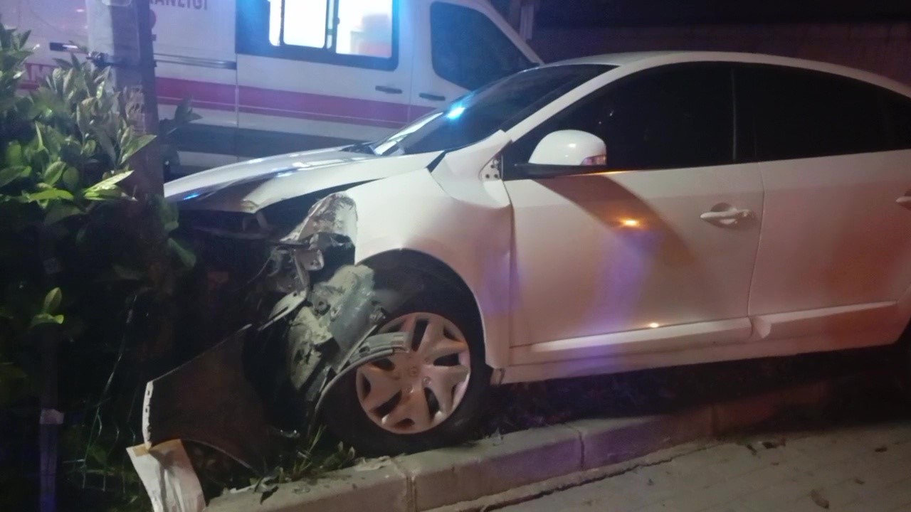 Alkollü sürücü kazaya neden oldu, araçlar hurdaya döndü
