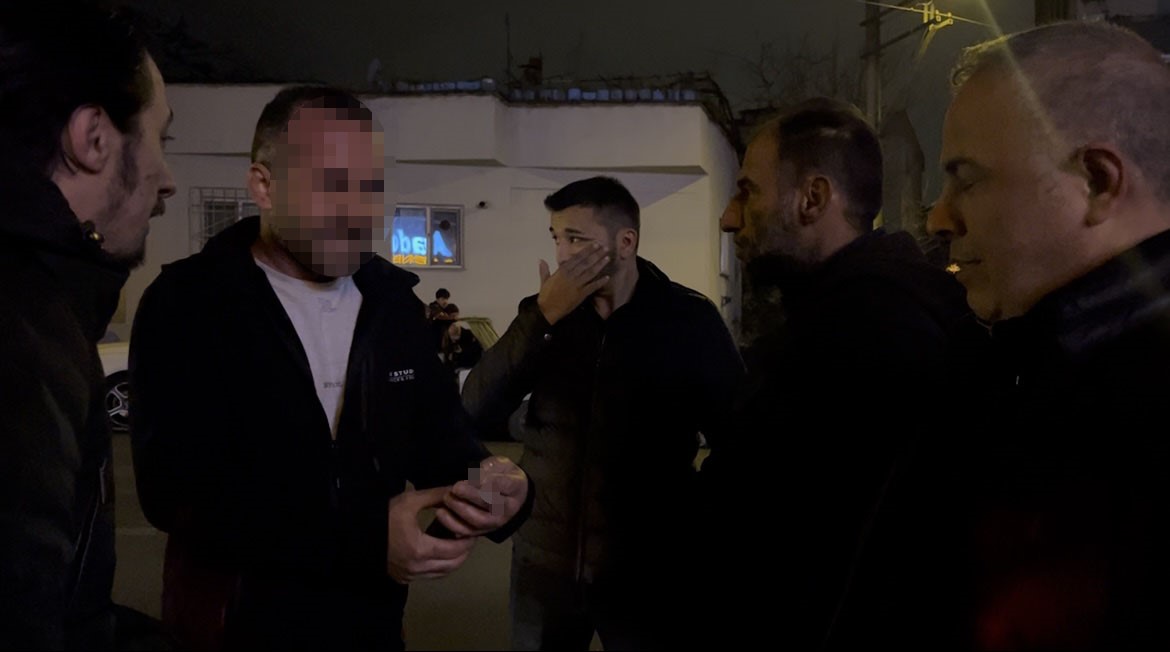 Alkollü sürücü ortalığı karıştırdı: Vatandaşı polis sandı, araç sahiplerini teselli etti
