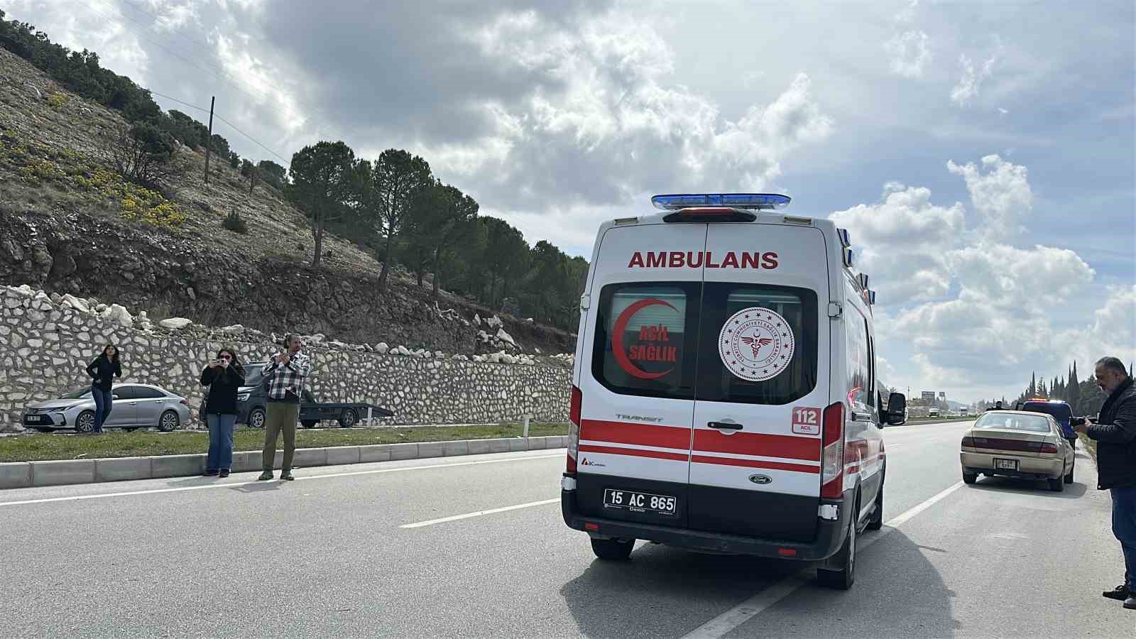 Alkollü sürücünün kullandığı tır yan yattı: 1 yaralı
