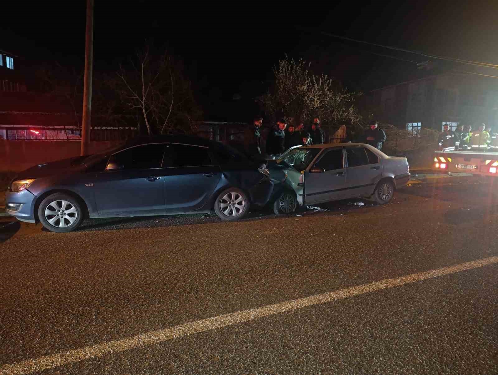 Alkollü ve ehliyetsiz sürücü dehşet saçtı: 2 yaralı
