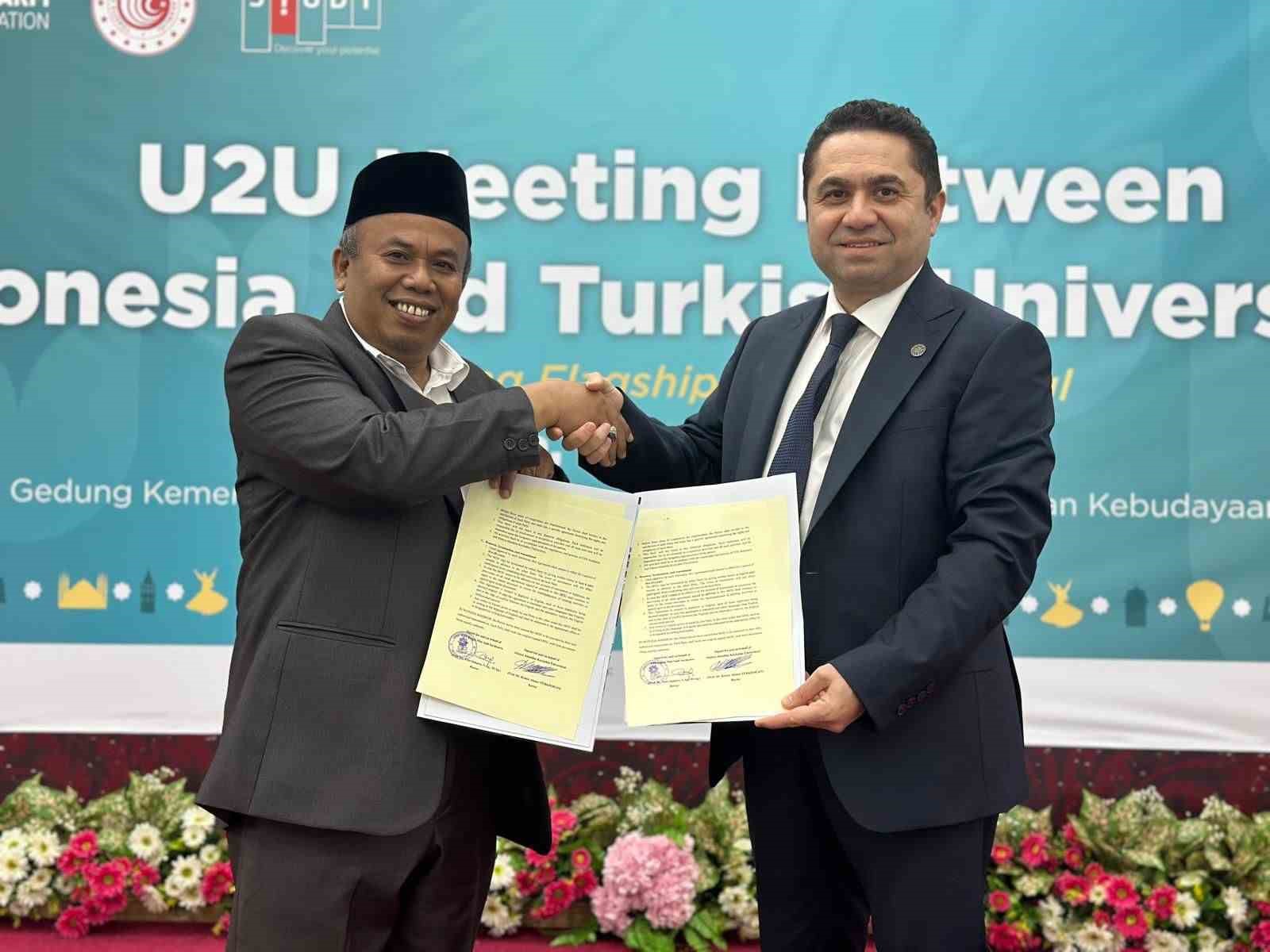 ALKÜ, Endonezya’daki üniversitelerle birlikte projeler yapacak
ALKÜ, Endonezya’daki üniversitelerle birlikte projeler yapacak