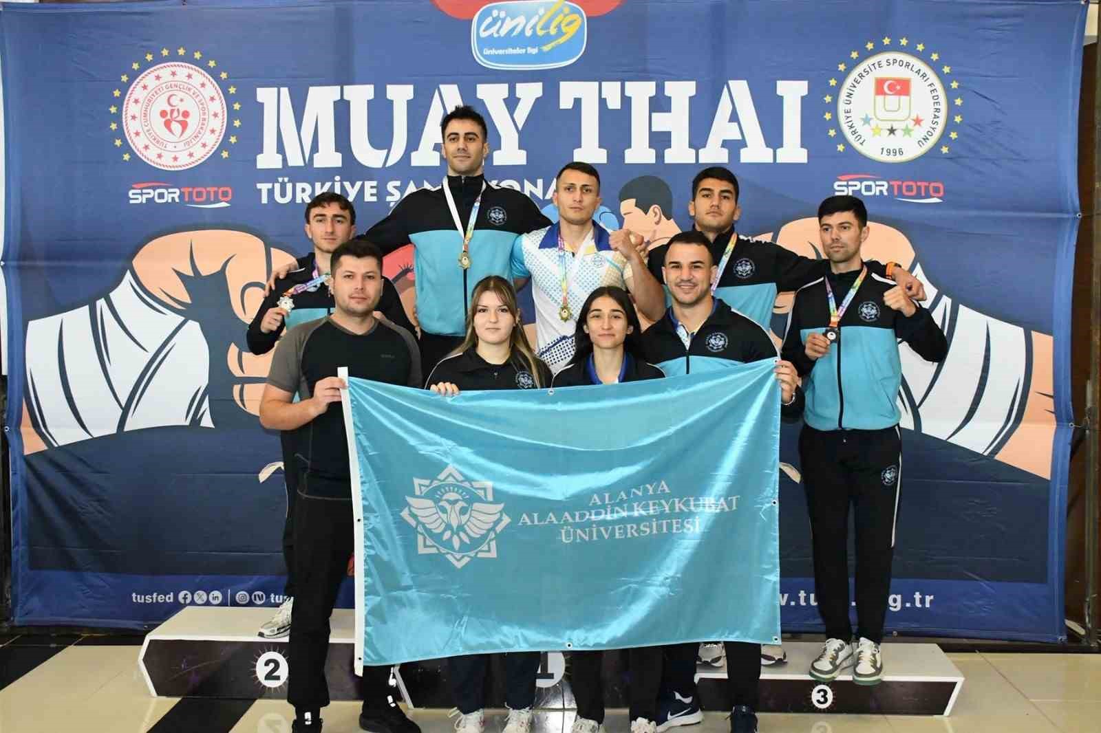 ALKÜ, Muay Thai şampiyonasından 5 madalya ile döndü
