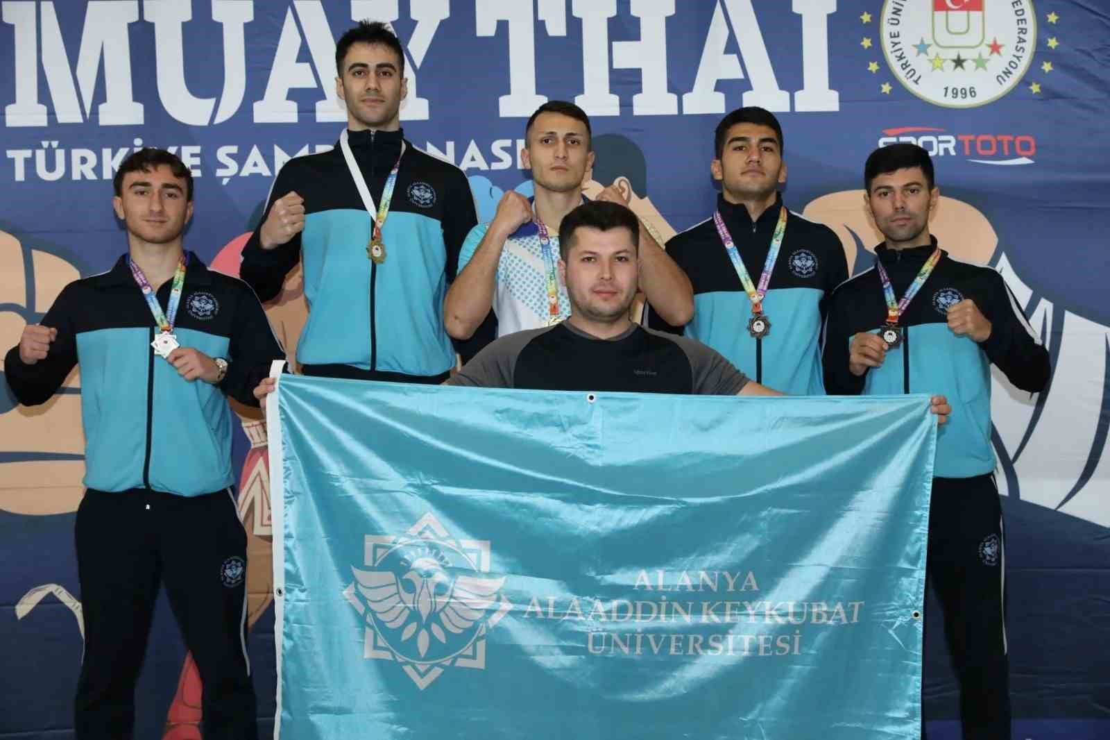 ALKÜ, Muay Thai şampiyonasından 5 madalya ile döndü
