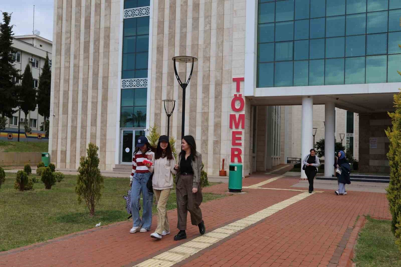 ALKÜ, yabancılara Türkçe öğretimi için sertifika programı başlatıyor
ALKÜ, yabancılara Türkçe öğretimi için sertifika programı başlatıyor