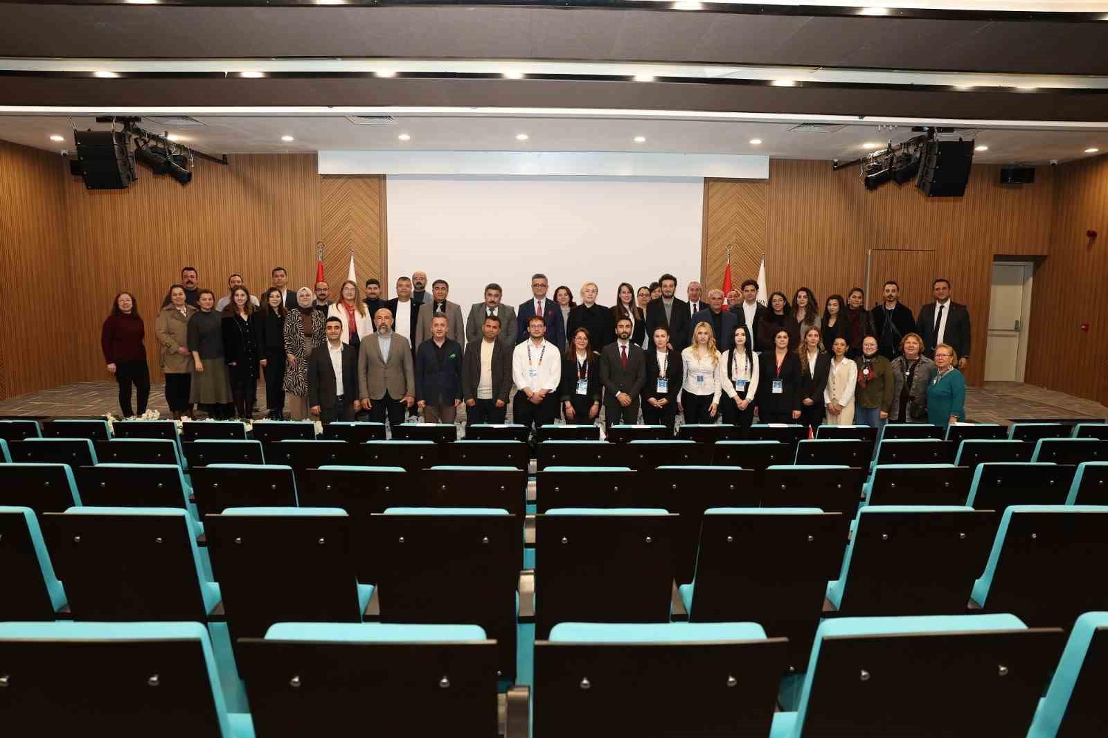 ALKÜ’de Alanya’nın su yönetimi masaya yatırıldı
