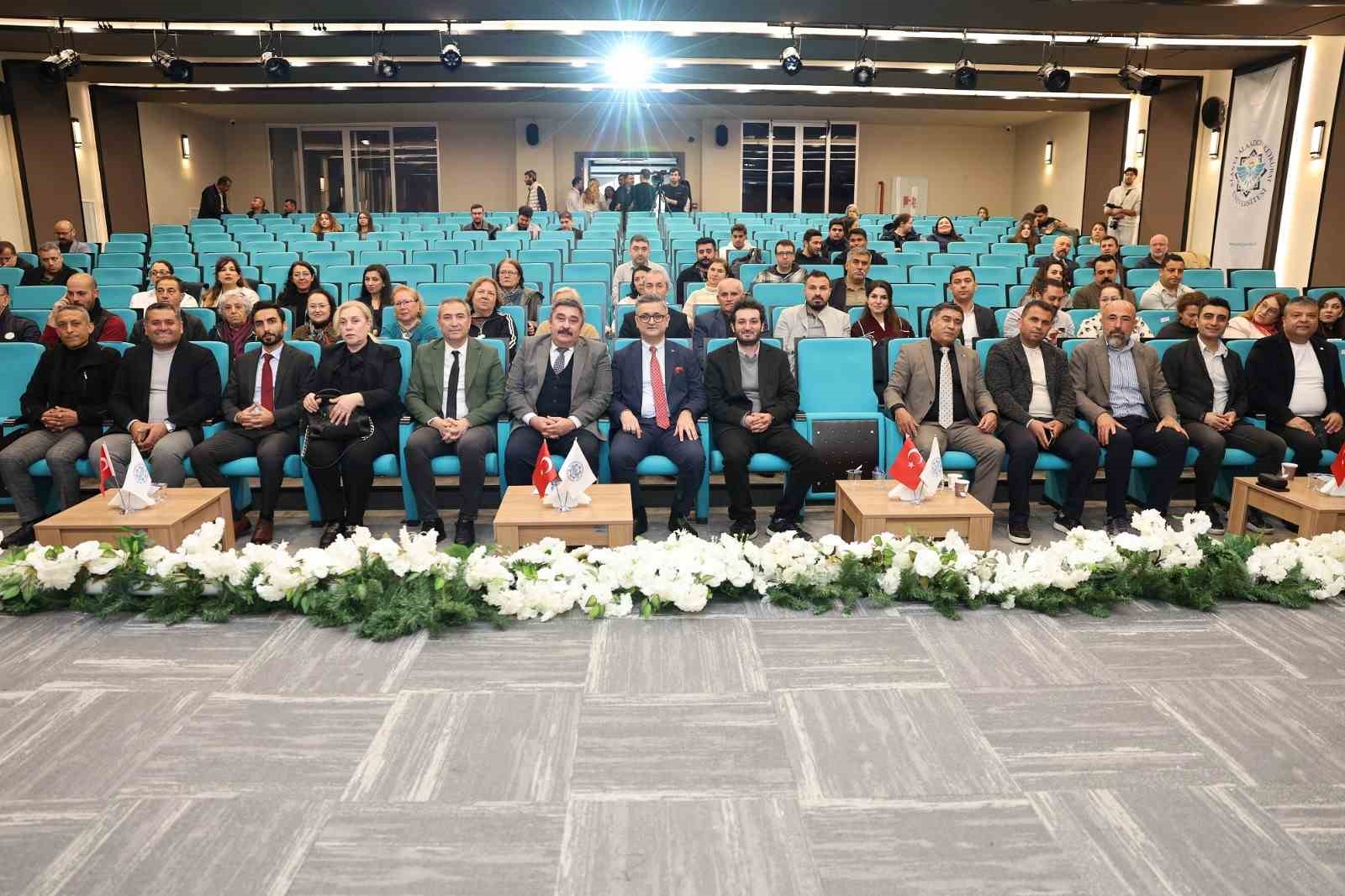 ALKÜ’de Alanya’nın su yönetimi masaya yatırıldı
