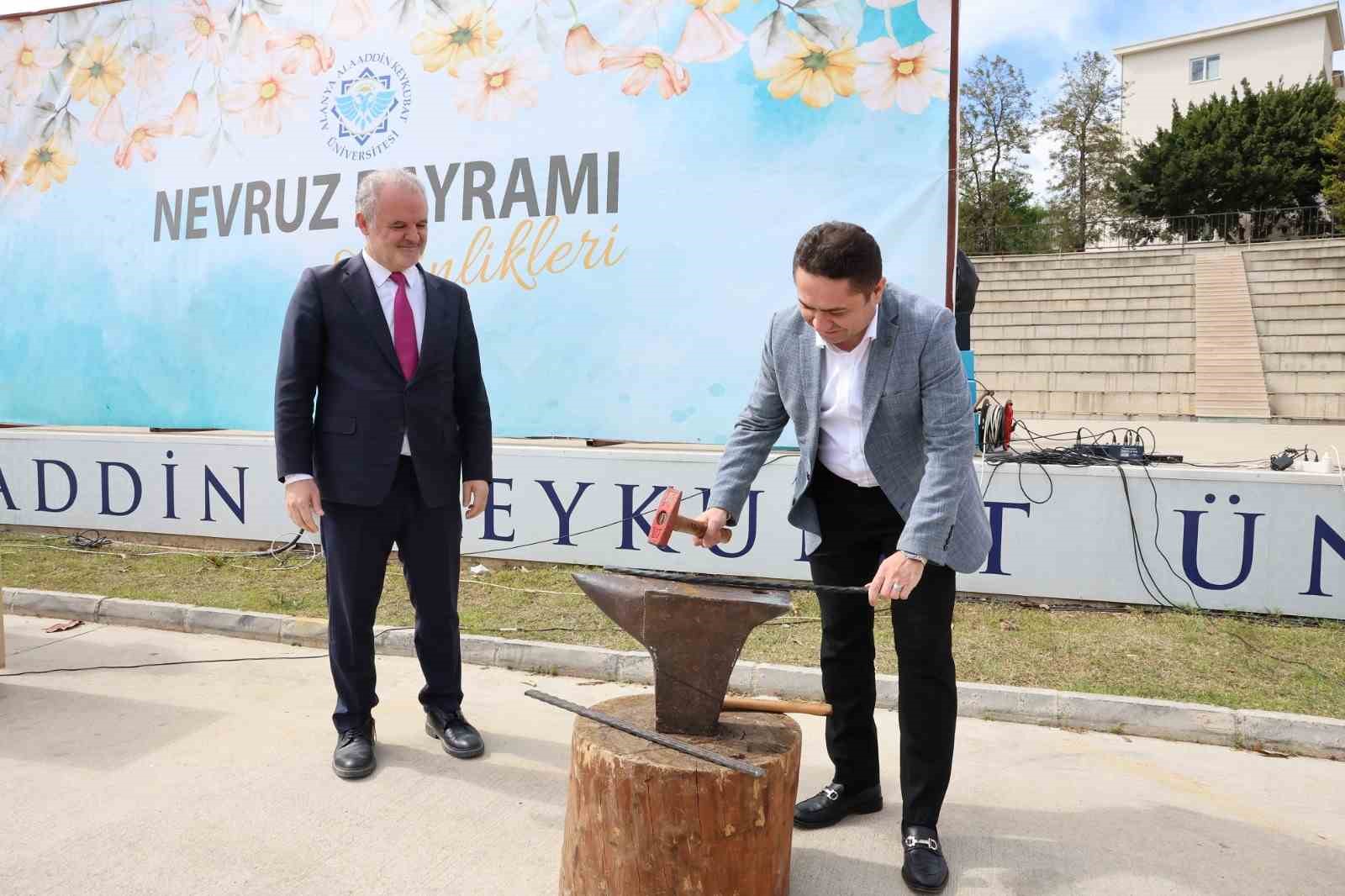 ALKÜ’de nevruz kutlandı
