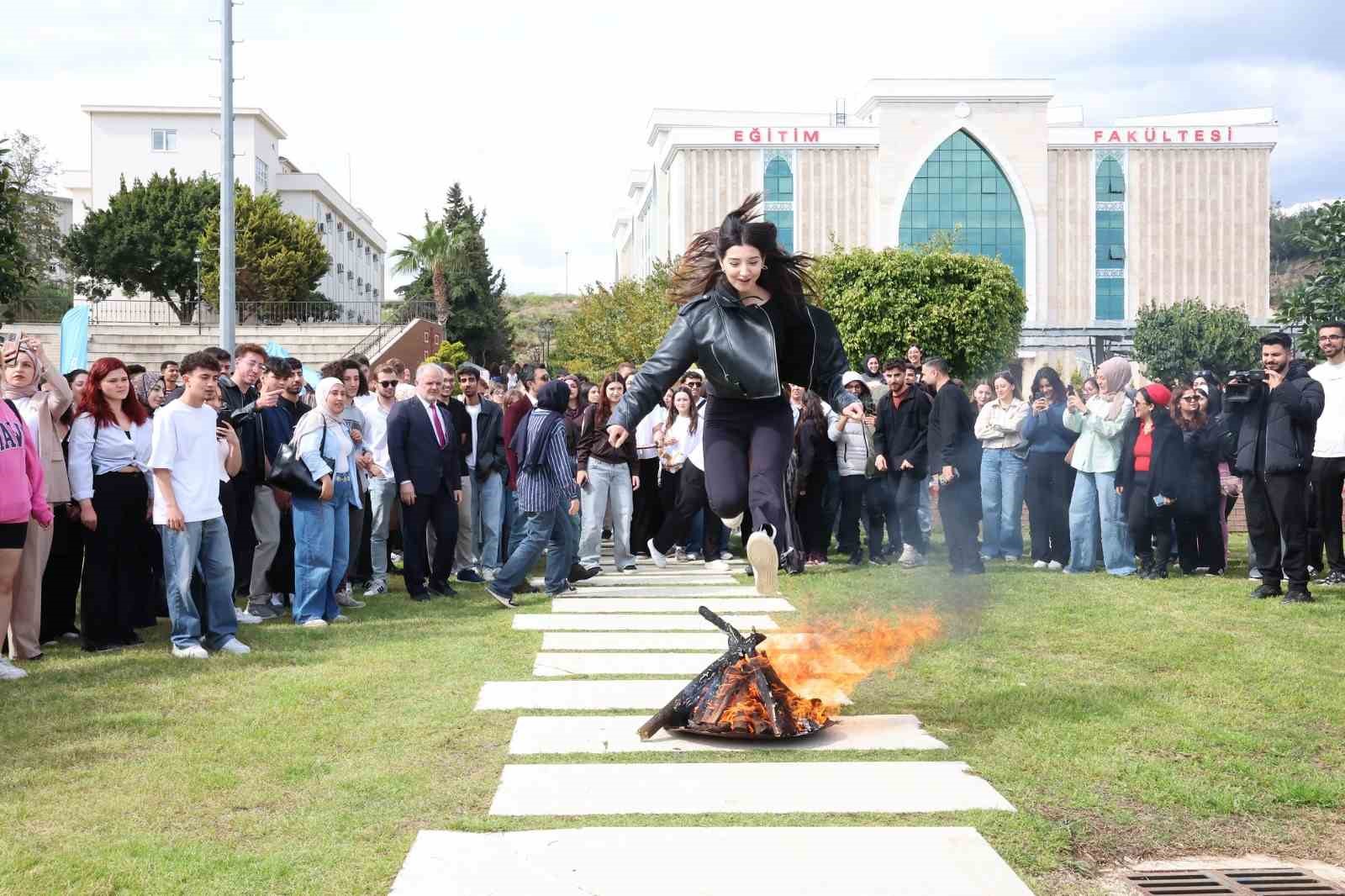 ALKÜ’de nevruz kutlandı
