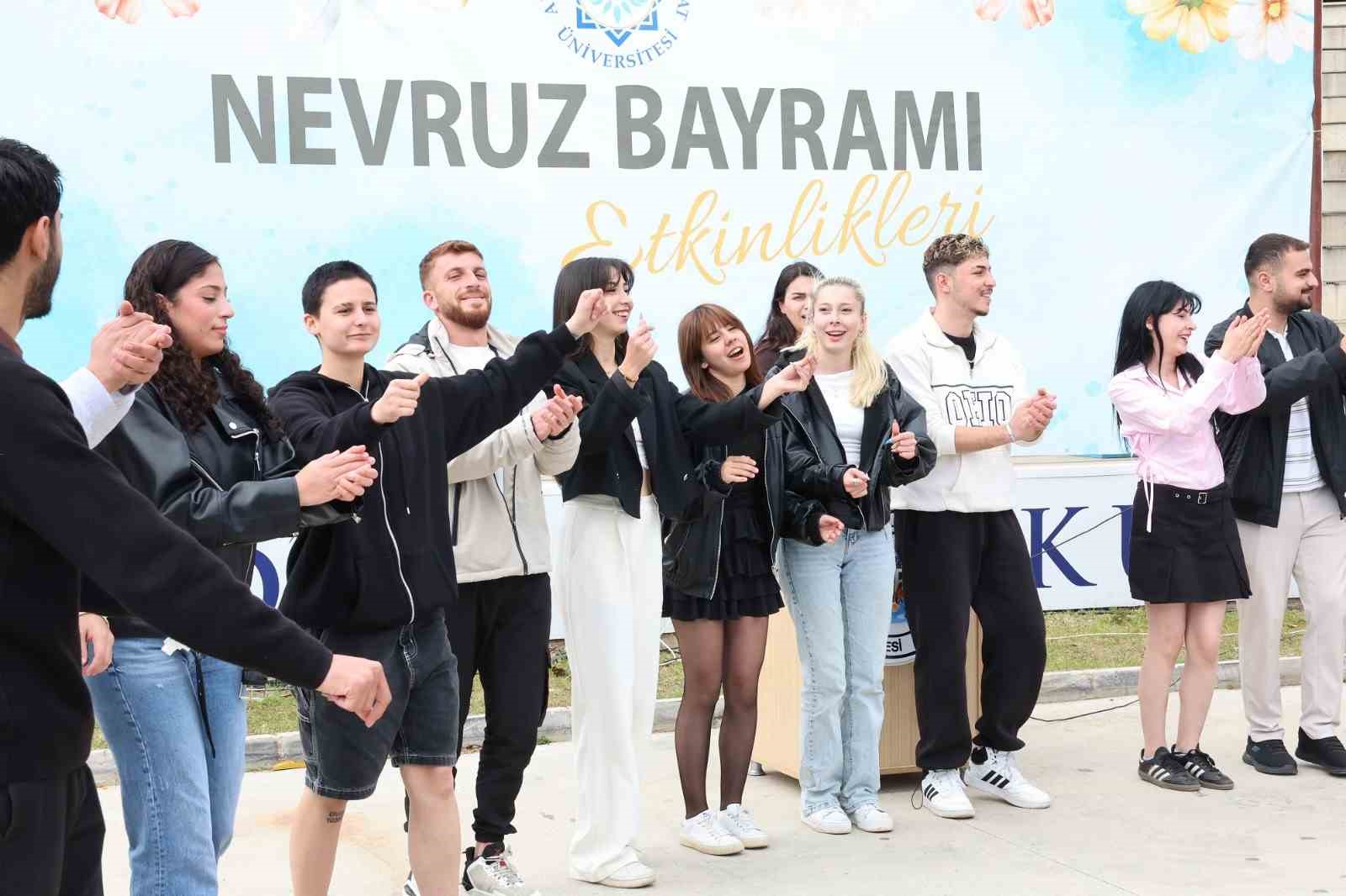ALKÜ’de nevruz kutlandı
