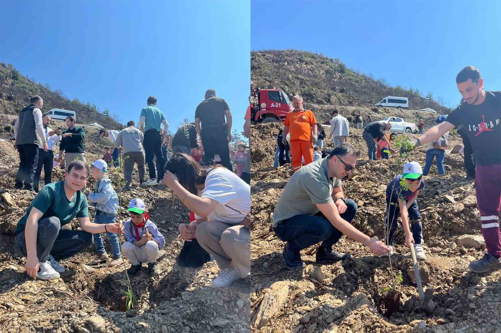 ALKÜ’lü minikler fidan dikip çilek topladı
