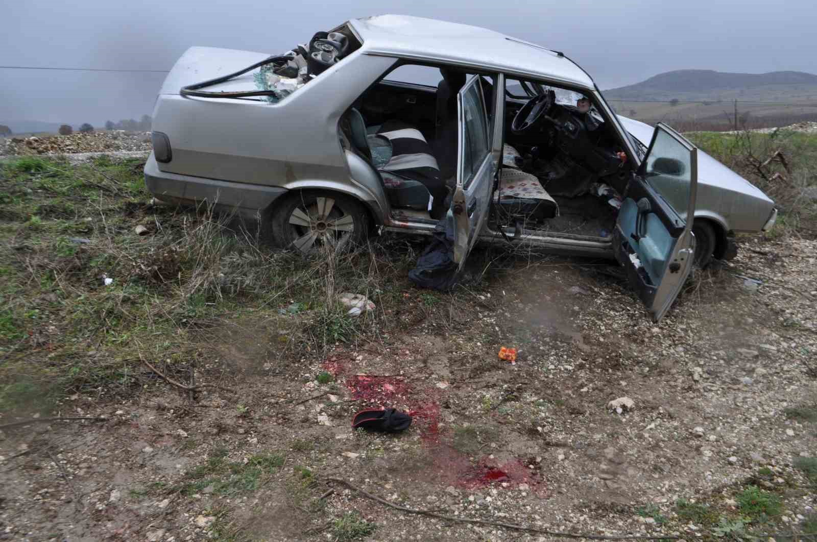 Alman turistin kullandığı karavanla otomobil çarpıştı: 1’i ağır 3 yaralı
