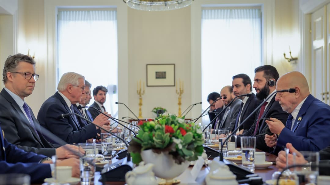 Almanya Cumhurbaşkanı Steinmeier, Suriyeli mevkidaşı eş-Şara ile görüştü
Almanya Cumhurbaşkanı Steinmeier, Suriyeli mevkidaşı eş-Şara ile görüştü