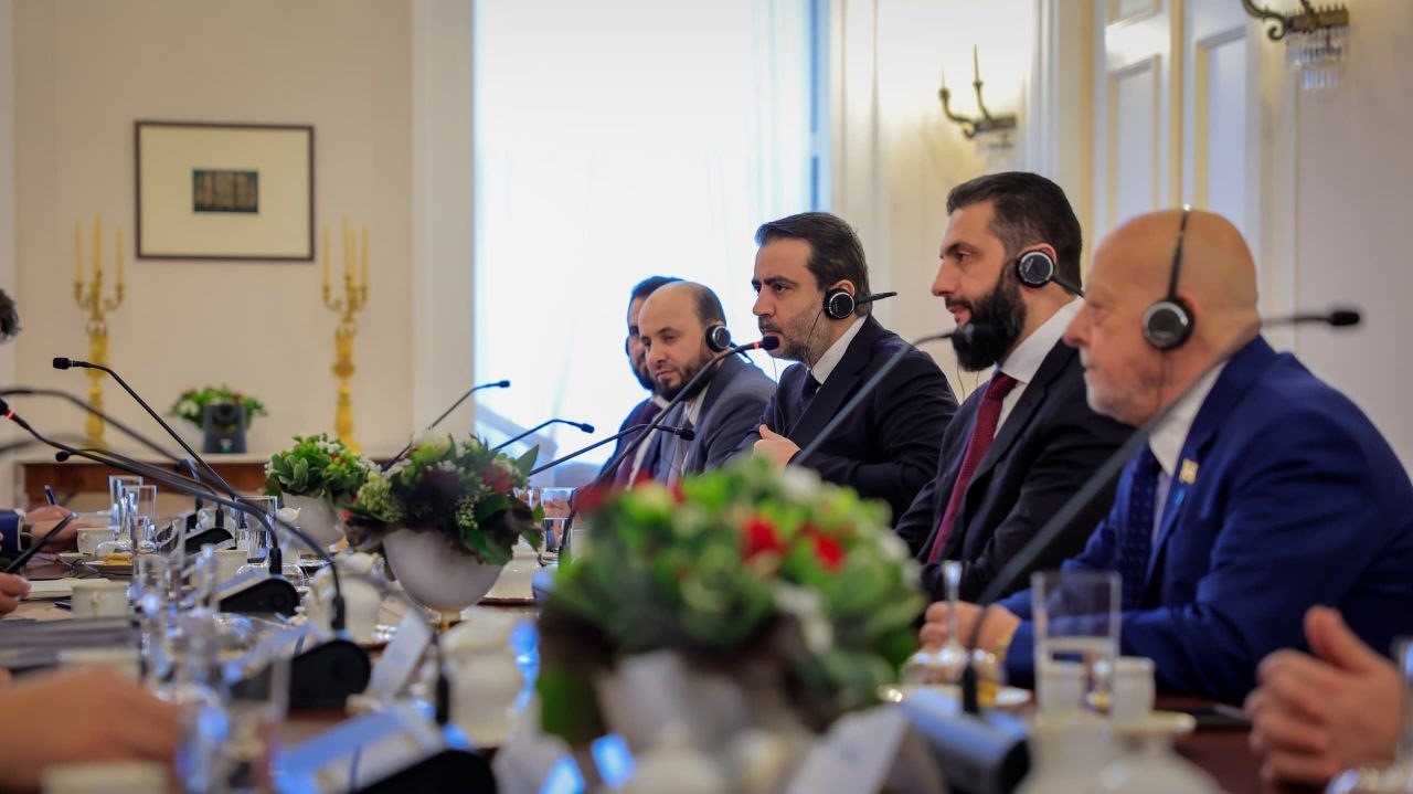 Almanya Cumhurbaşkanı Steinmeier, Suriyeli mevkidaşı eş-Şara ile görüştü
Almanya Cumhurbaşkanı Steinmeier, Suriyeli mevkidaşı eş-Şara ile görüştü