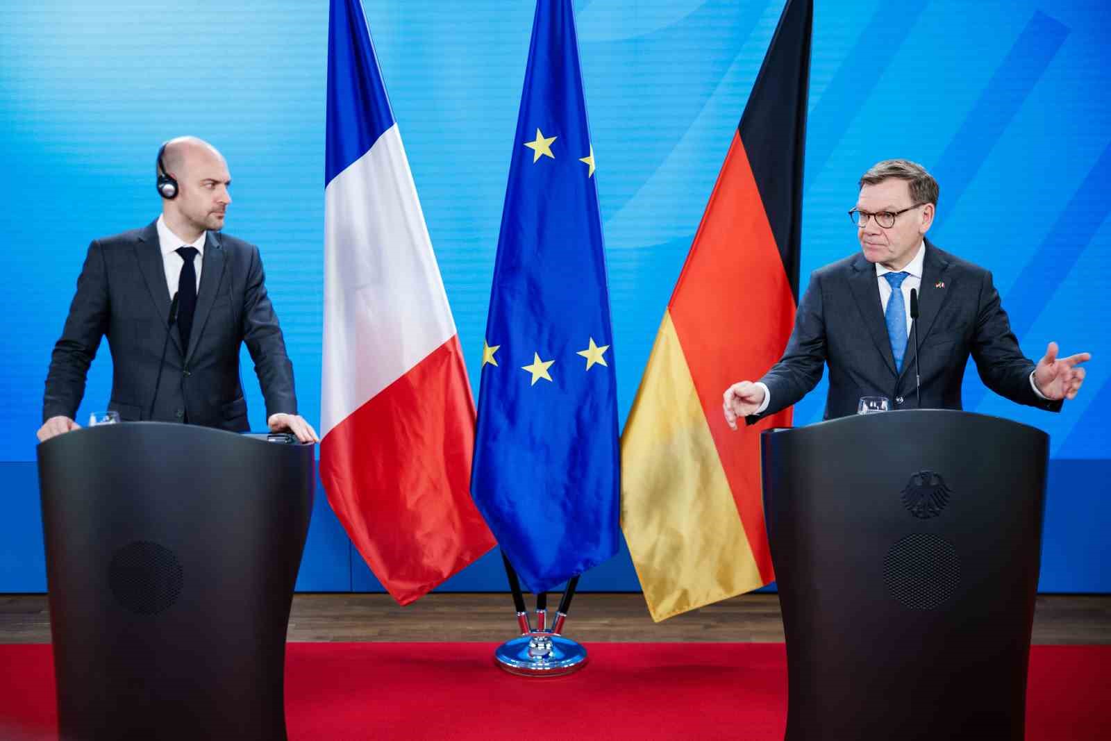 Almanya Dışişleri Bakanı Wadephul: "İran’da rejim değişikliğinin askeri yollarla gerçekleştirilebileceğini düşünmüyorum"
