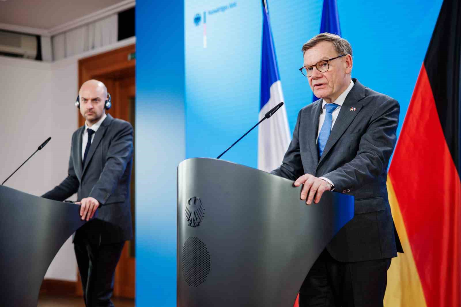 Almanya Dışişleri Bakanı Wadephul: "İran’da rejim değişikliğinin askeri yollarla gerçekleştirilebileceğini düşünmüyorum"
