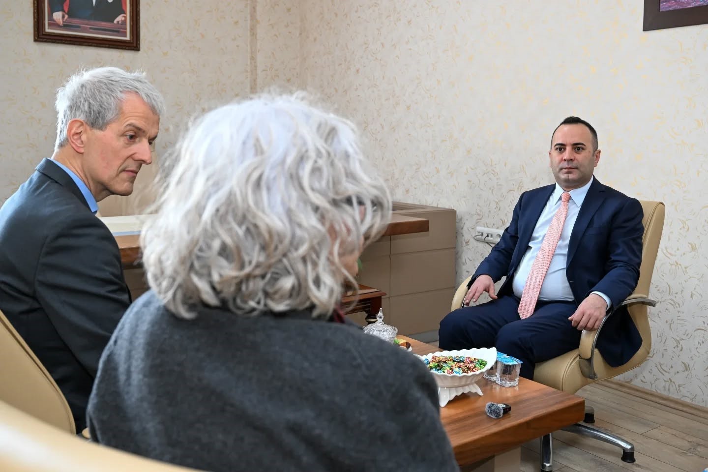 Almanya Federal Cumhuriyeti Büyükelçiliği elçisi Stefan Bredohl Erzurum’da
Almanya Federal Cumhuriyeti Büyükelçiliği elçisi Stefan Bredohl Erzurum’da