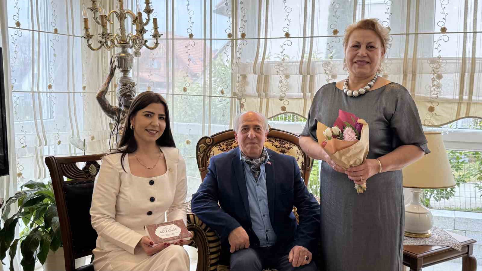 Almanya’da bayram coşkusu: Çocuklar kapı kapı gezip şeker topladı
