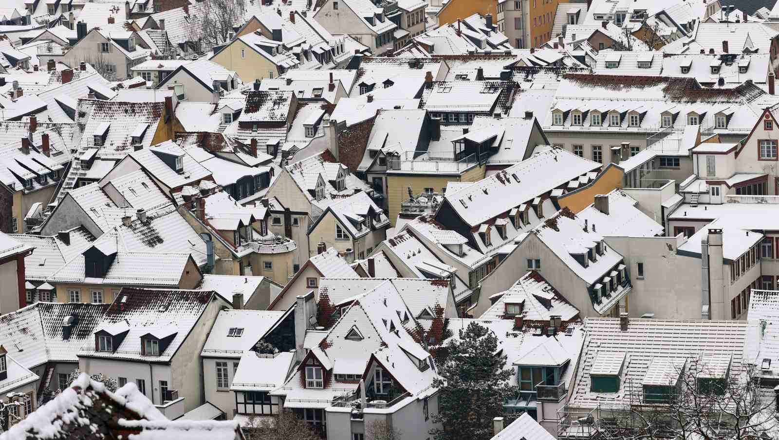 Almanya’da "Elli" kar fırtınası: Okullar tatil edildi
