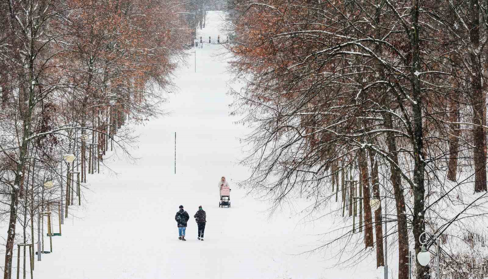 Almanya’da "Elli" kar fırtınası: Okullar tatil edildi
