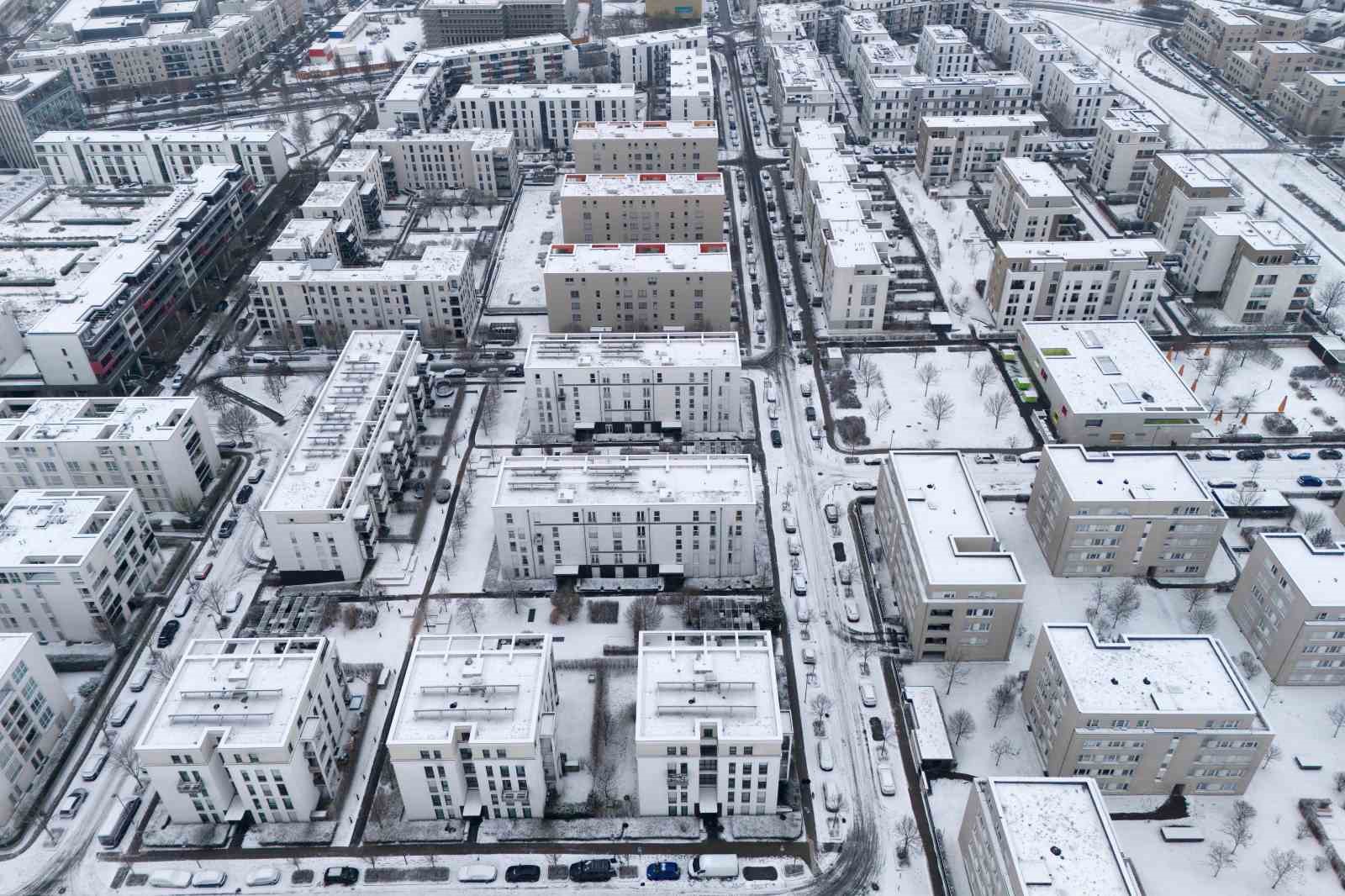 Almanya’da "Elli" kar fırtınası: Okullar tatil edildi
