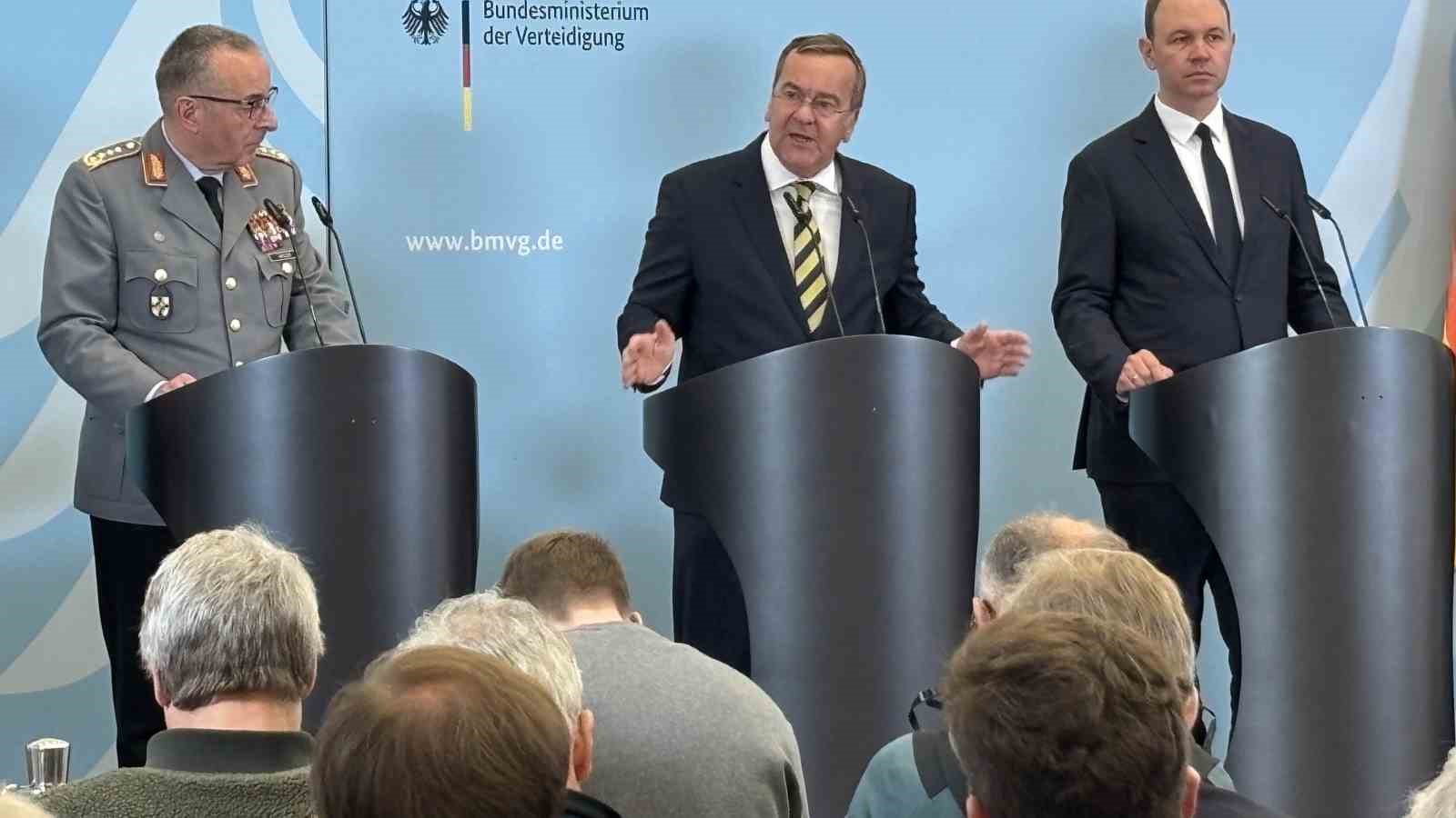 Almanya’da "muharebeye hazır asker sayısını 460 bine çıkarma" hedefi
