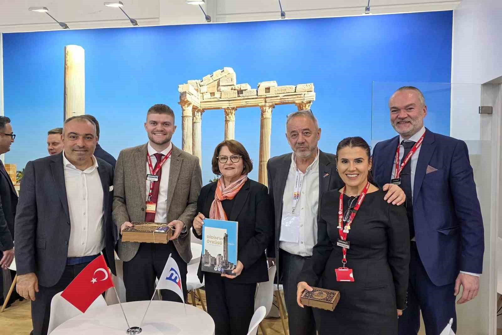 Almanya’daki fuarda Didim Belediyesi standına yoğun ilgi
Almanya’daki fuarda Didim Belediyesi standına yoğun ilgi