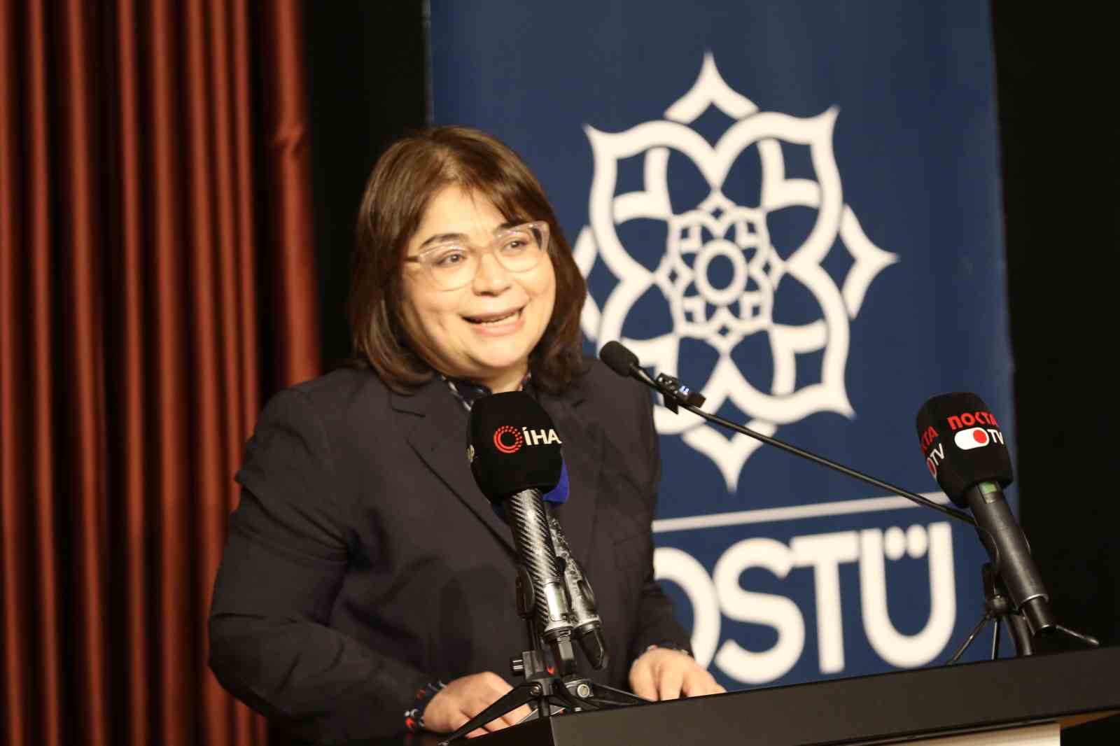 Almanya’nın 10. Cumhurbaşkanı Wulff’a Kocaeli’de fahri doktora
