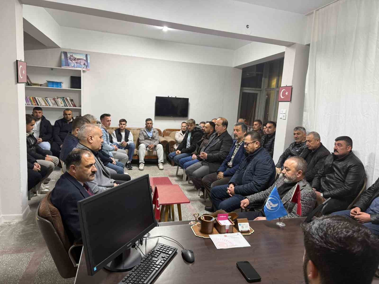 Alparslan Türkeş Demirci’de dualarla anıldı
