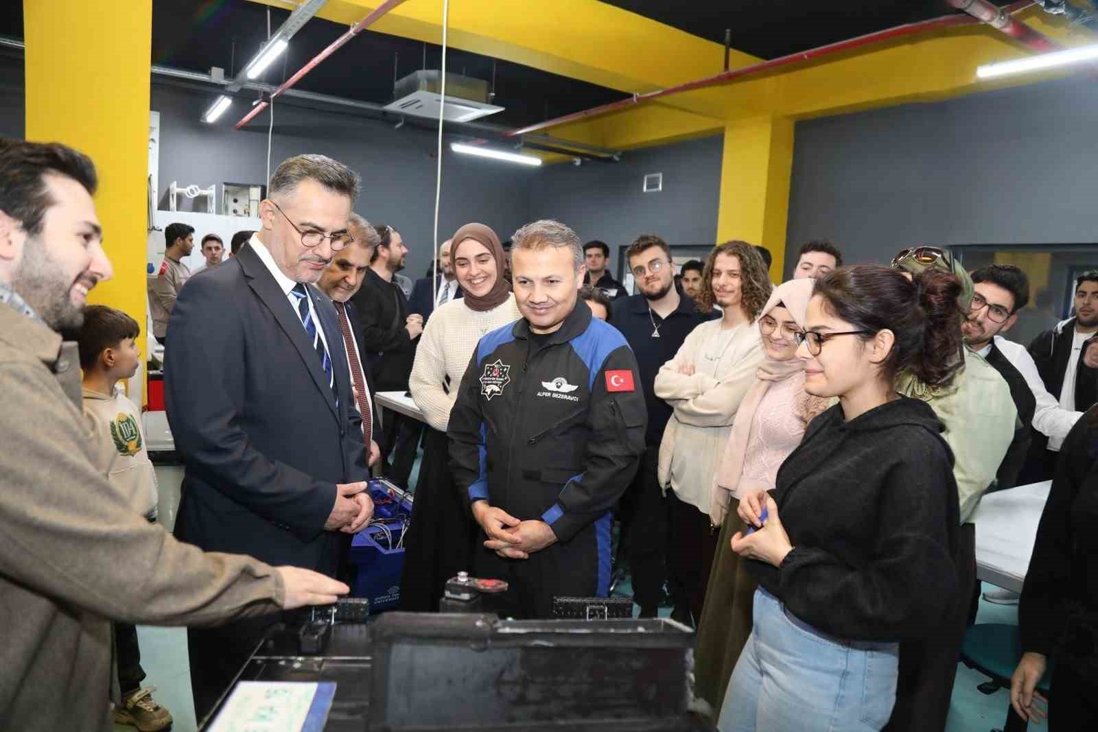 Alper Gezeravcı’dan BTÜ öğrencilerinin TEKNOFEST projelerine tam not
