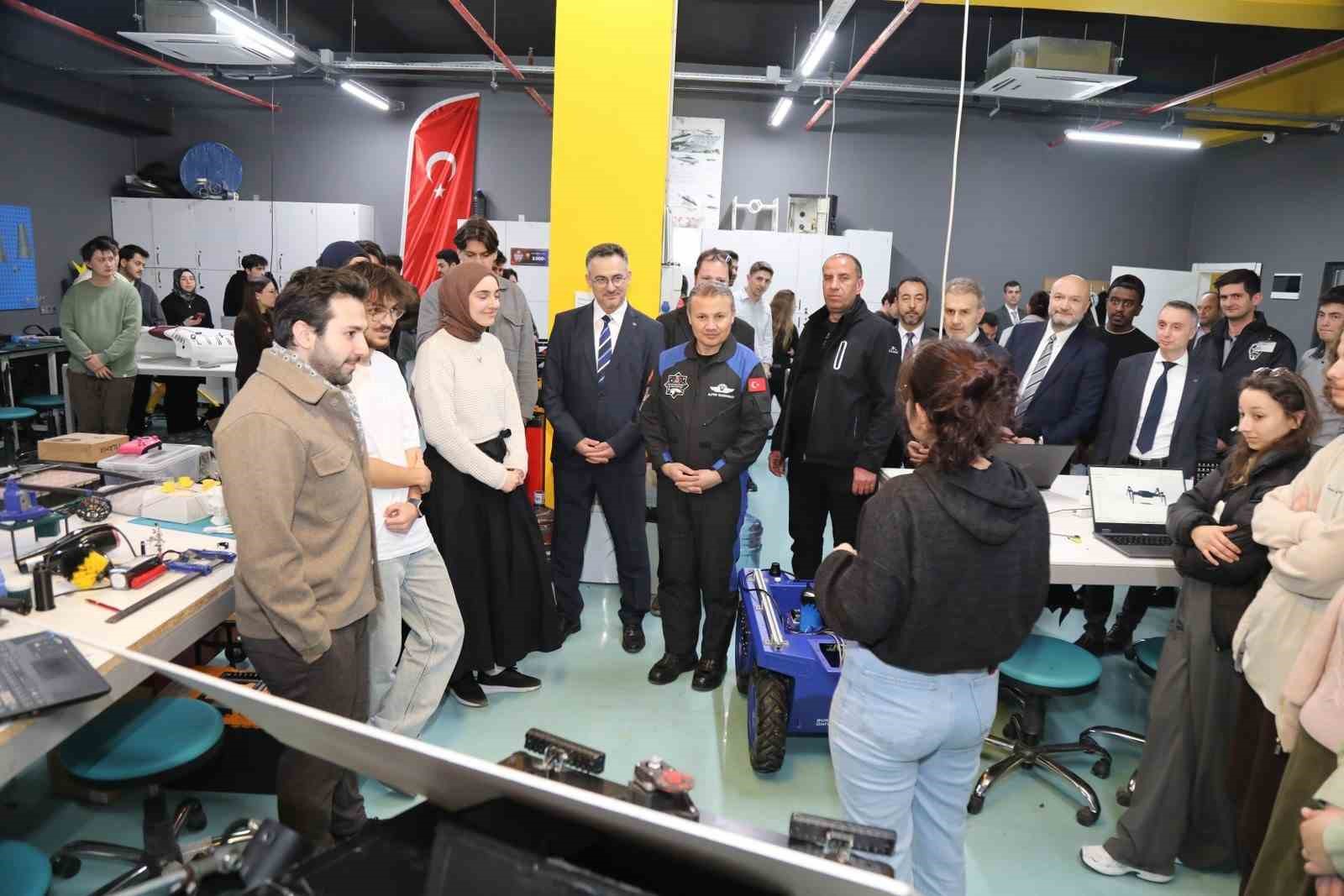 Alper Gezeravcı’dan BTÜ öğrencilerinin TEKNOFEST projelerine tam not
