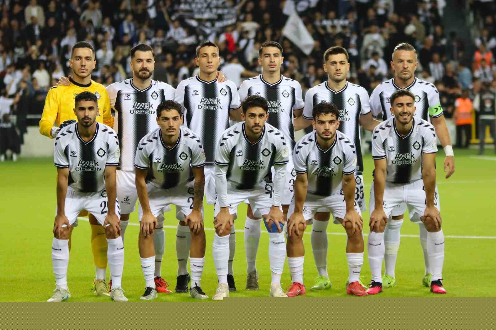 Altay çıkış arıyor
Altay çıkış arıyor