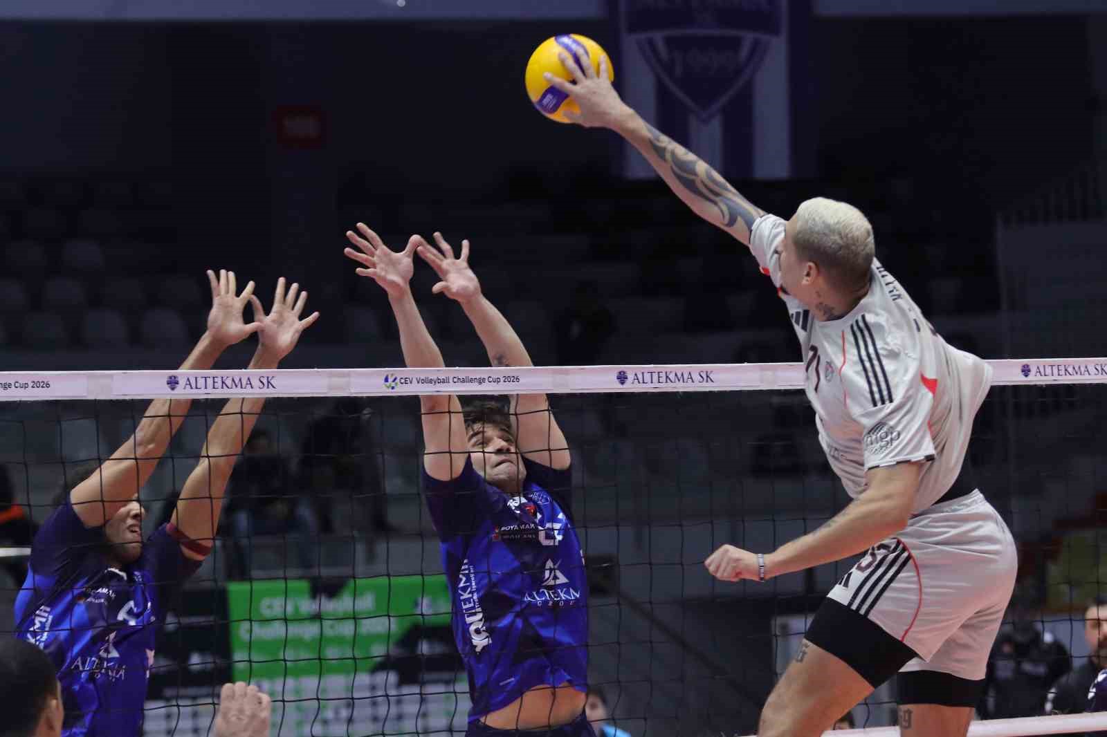 Altekma çeyrek finalde
