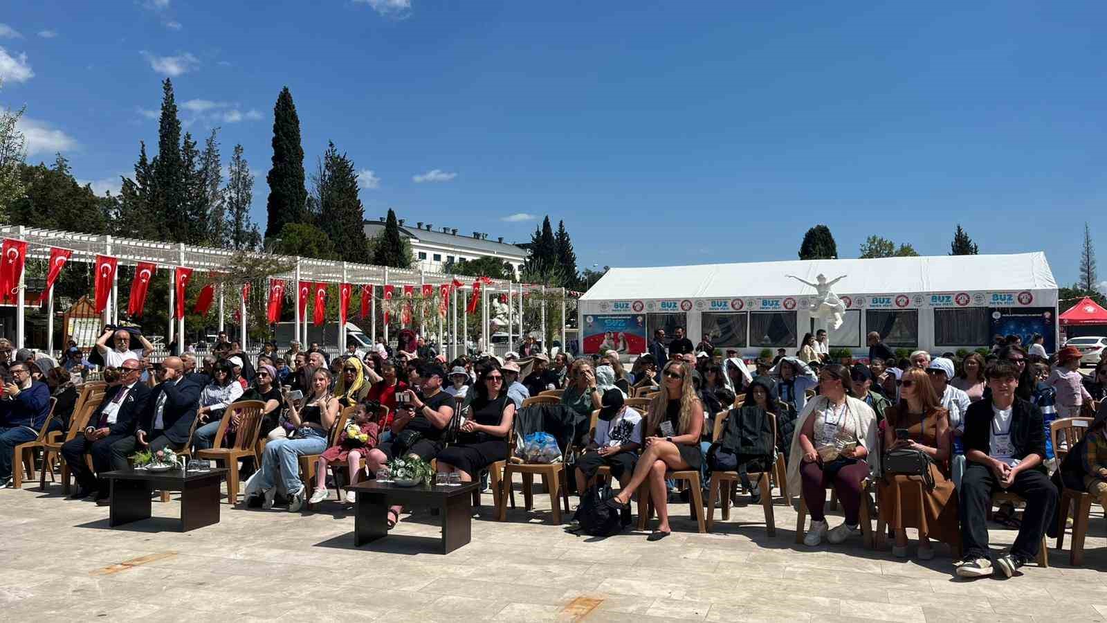 Altı ülkenin çocukları Muğla’da aynı sahneyi paylaştı
