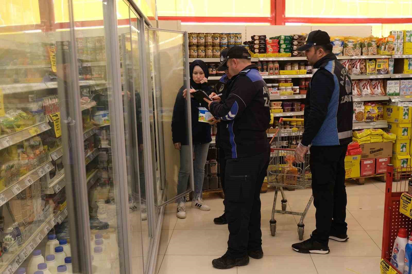 Altıeylül zabıtasından ramazan öncesi sıkı denetim
Altıeylül zabıtasından ramazan öncesi sıkı denetim