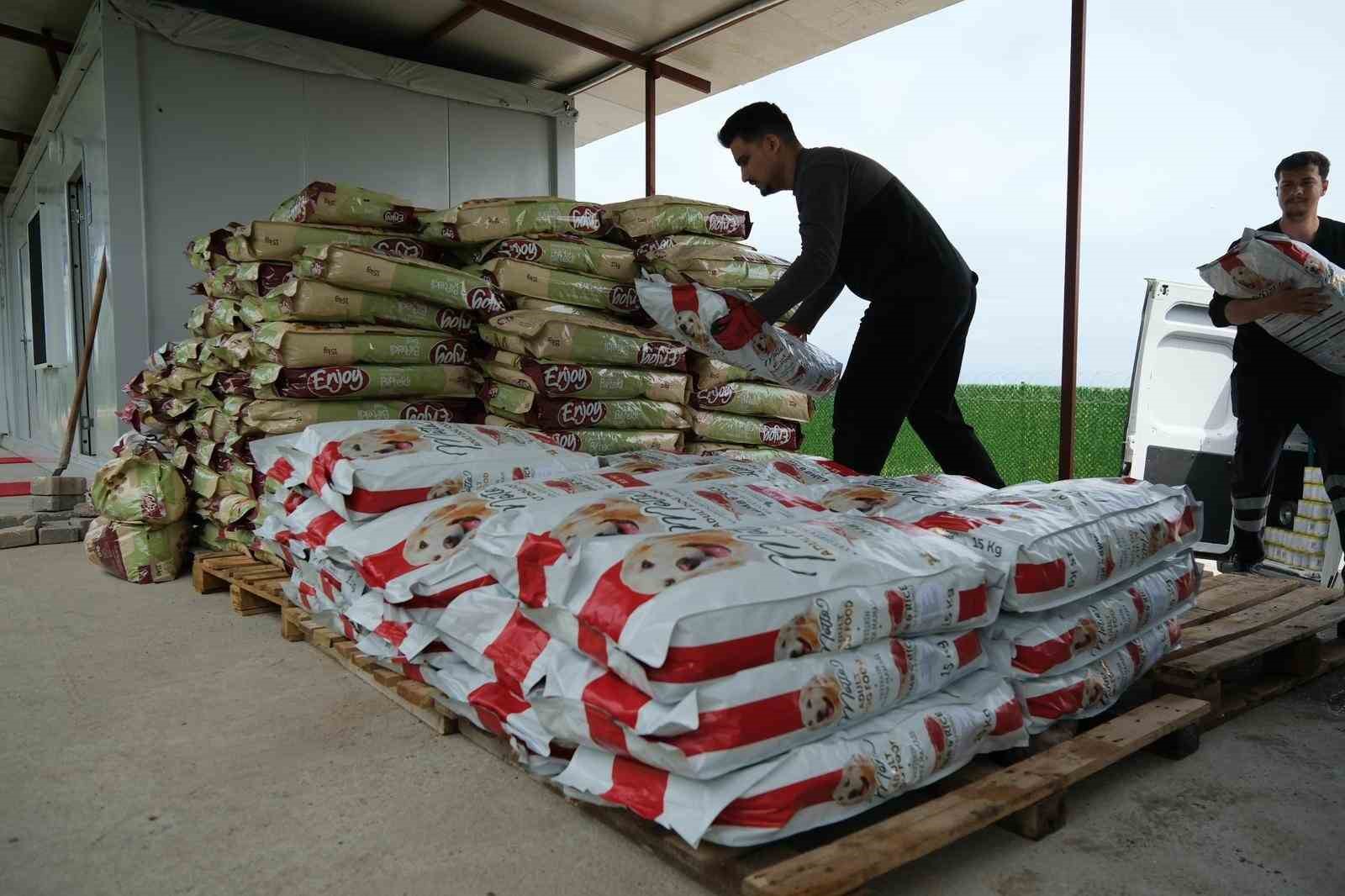 Altıeylül’de can dostlara büyük destek
