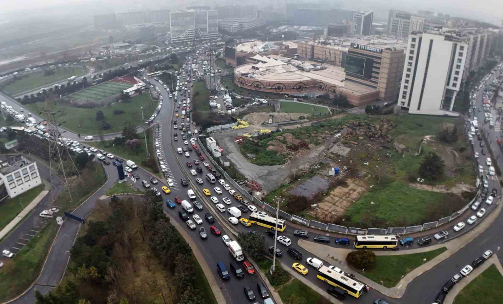 Altın fiyatı düştü, Kuyumcukent’e gram altın tükendi
