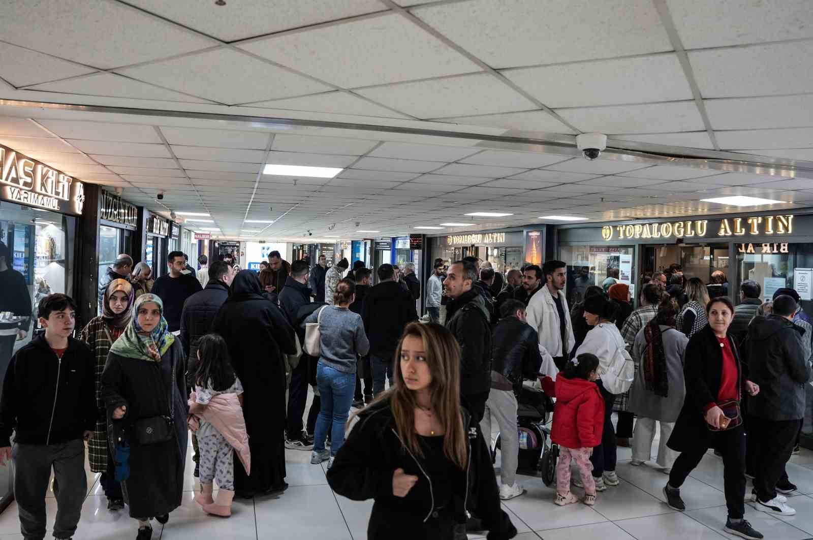 Altın fiyatı düştü, Kuyumcukent’e gram altın tükendi
