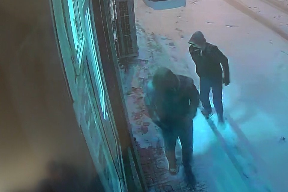 Altın ve dövizlerini 3 aydır yanında taşıyan adam gasp edildi
