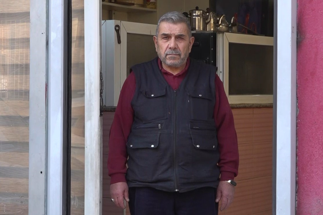 Altın ve dövizlerini 3 aydır yanında taşıyan adam gasp edildi
